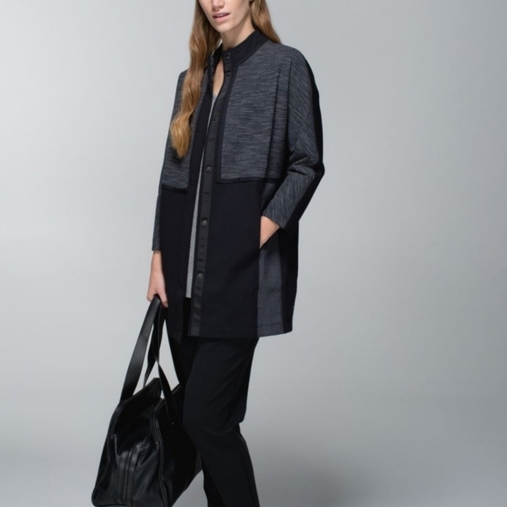 - Lululemon Cocoon Car Women Jacket Coat Black Gray S Casual Event Luxury